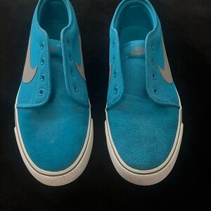 Nike Kids Turquoise and Gray Sneakers